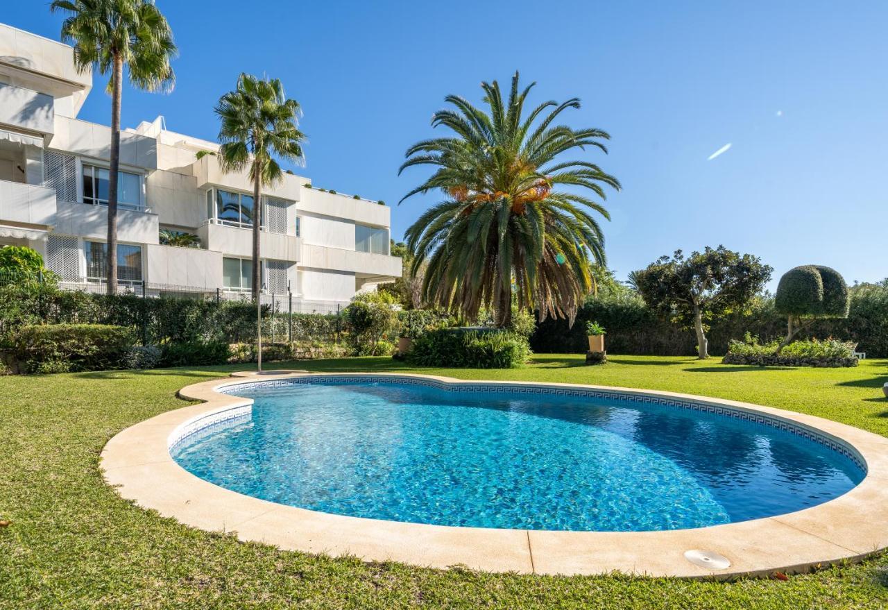 Glamorous 3br Penthouse Mins To Puerto Banus W/terrace Apartment Marbella