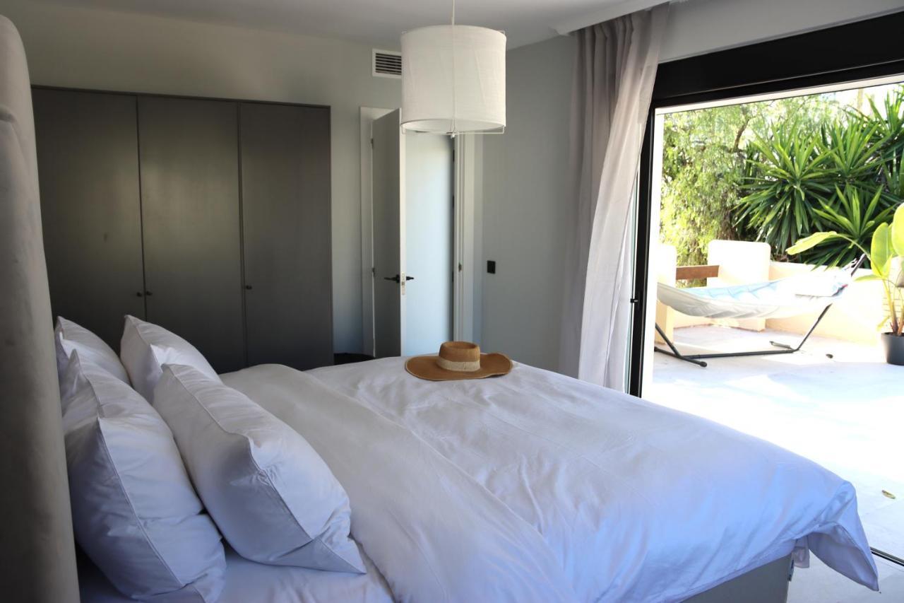 Glamorous 3br Penthouse Mins To Puerto Banus W/terrace Apartment