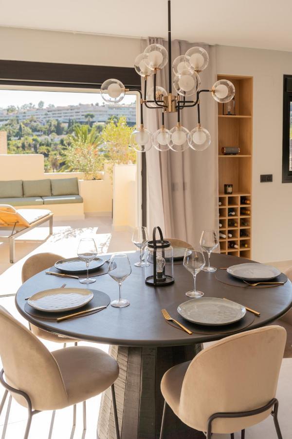 Glamorous 3br Penthouse Mins To Puerto Banus W/terrace Apartment Marbella